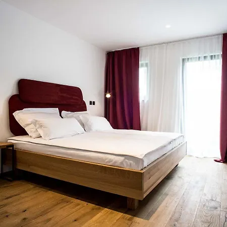 Vault Hotel