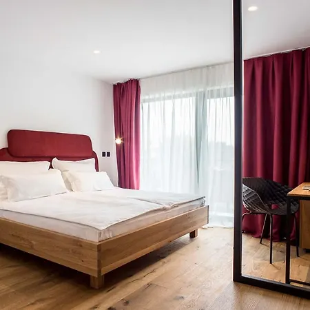 Hotel Vault