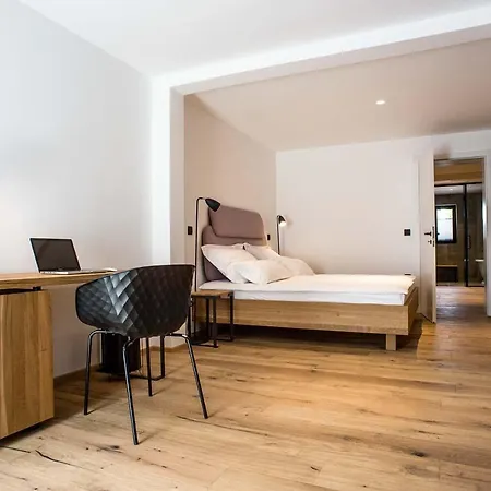Vault Hotel 4*
